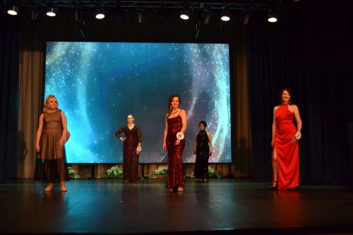 Женщины, меняющие мир: в Верхнем Услоне прошел конкурс красоты