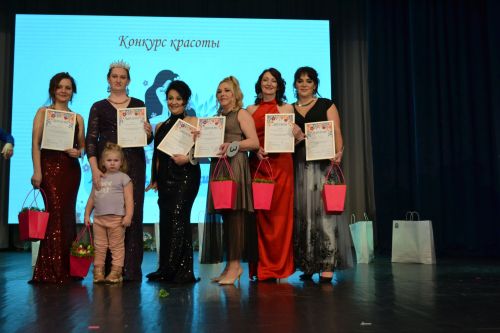 Женщины, меняющие мир: в Верхнем Услоне прошел конкурс красоты