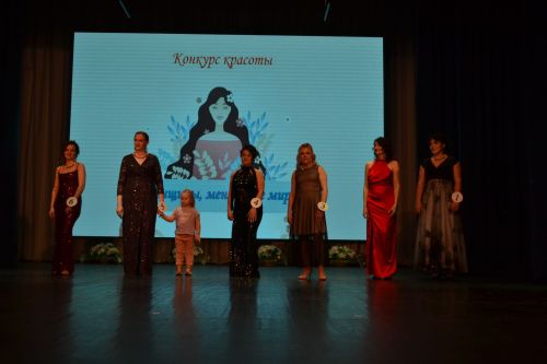 Женщины, меняющие мир: в Верхнем Услоне прошел конкурс красоты