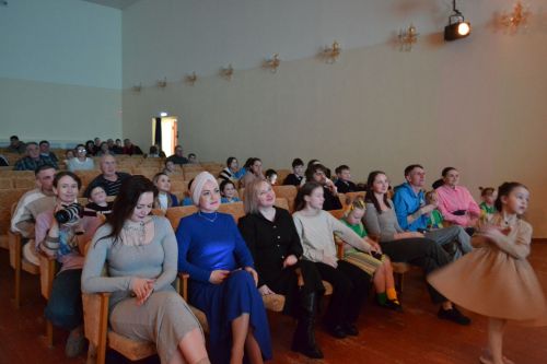Женщины, меняющие мир: в Верхнем Услоне прошел конкурс красоты