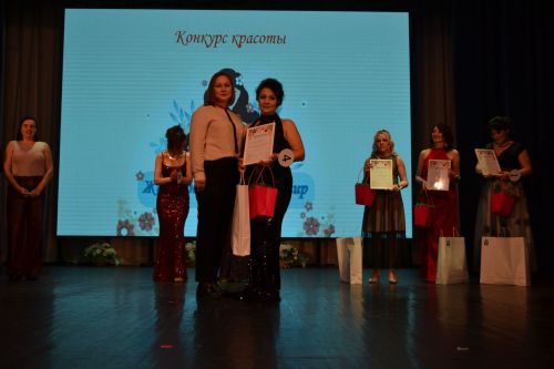 Женщины, меняющие мир: в Верхнем Услоне прошел конкурс красоты