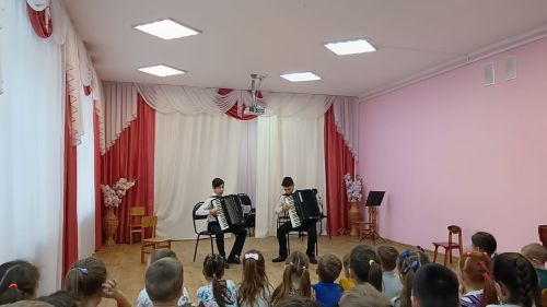 В детском саду «Березка» выступили воспитанники школы искусств Верхнего Услона