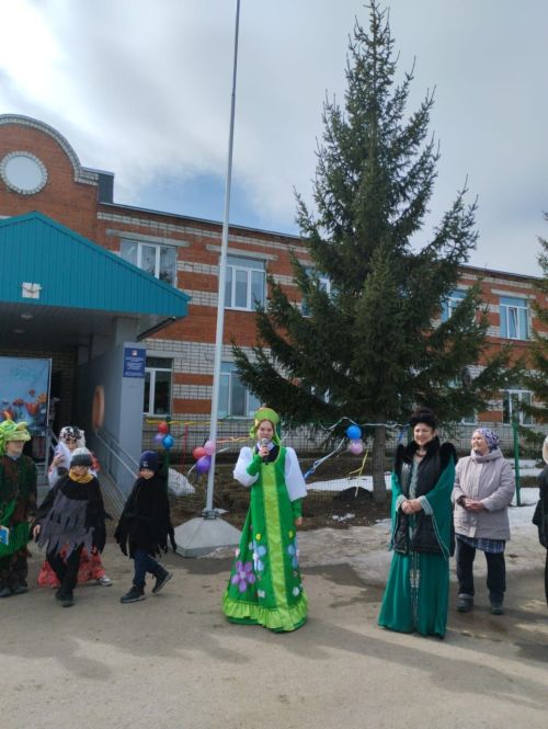 Навруз в школе: дети встретили весну