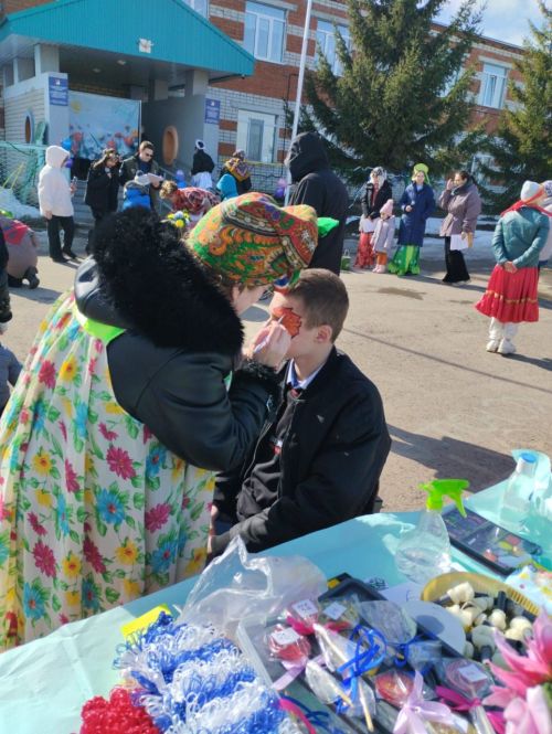 Навруз в школе: дети встретили весну