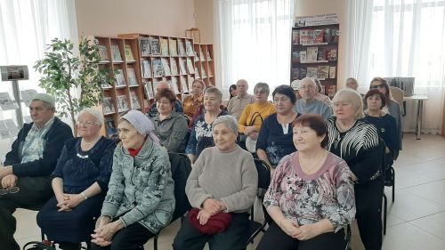 В Верхнем Услоне прошел творческий вечер Елены Ярцевой