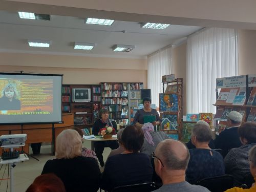 В Верхнем Услоне прошел творческий вечер Елены Ярцевой