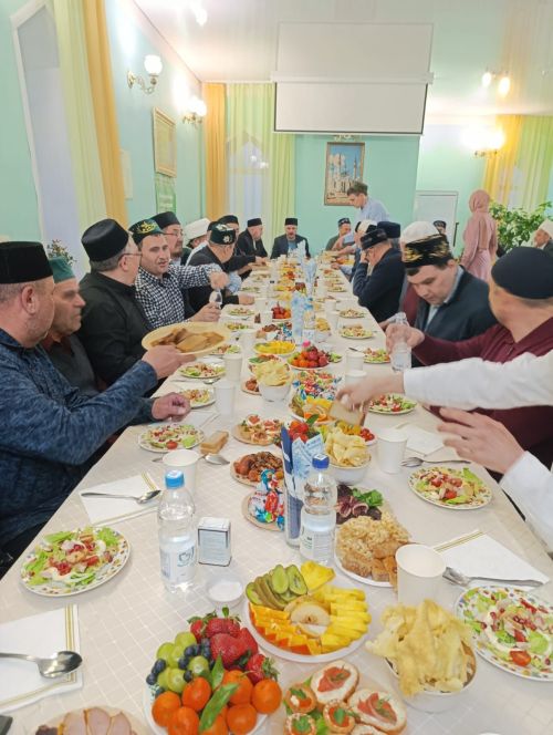 В Верхнеуслонской мечети состоялся районный ифтар