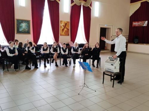 Лев Яковлев выступил перед волонтерами Куралова