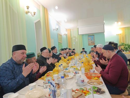 В Верхнеуслонской мечети состоялся районный ифтар
