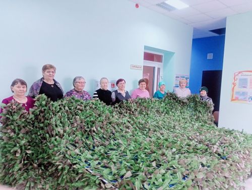 Акция «Плетём маскировочные сети для участников СВО» в селе Русское Макулово
