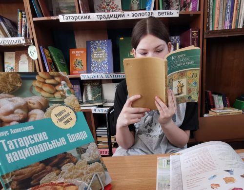 Кызыл Байракта кунакчыллыкка өйрәнделәр