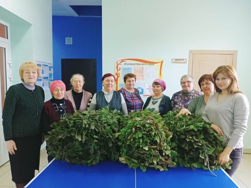 Акция «Плетём маскировочные сети для участников СВО» в селе Русское Макулово