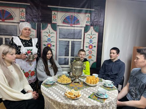 Мәмәтхуҗада чәй эчү йолалары белән таныштылар