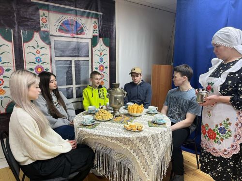 Мәмәтхуҗада чәй эчү йолалары белән таныштылар