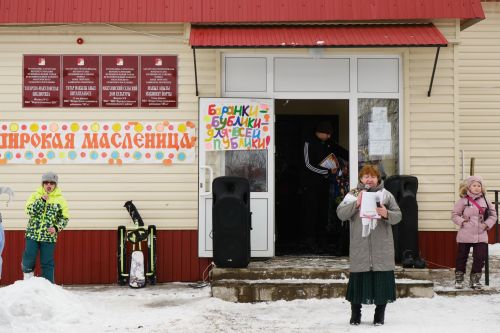 В Макулове прошли народные гуляния в честь Масленицы