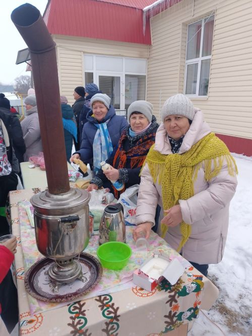 В Макулове прошли народные гуляния в честь Масленицы