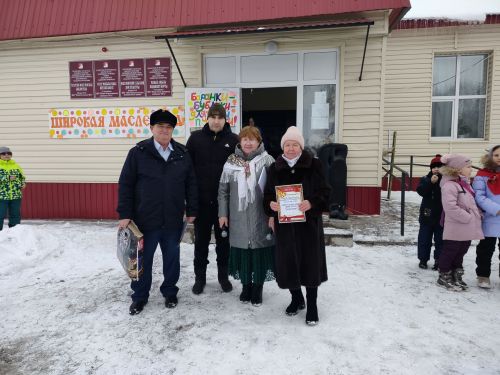 В Макулове прошли народные гуляния в честь Масленицы