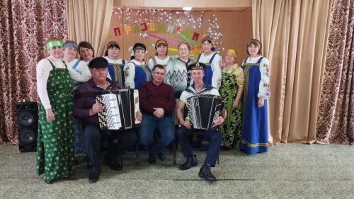 Кильдеевские артисты подарили жителям Ямбулатова концерт «23+8»