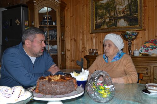 Глава Верхнеуслонского района навестил бывшую узницу концлагеря