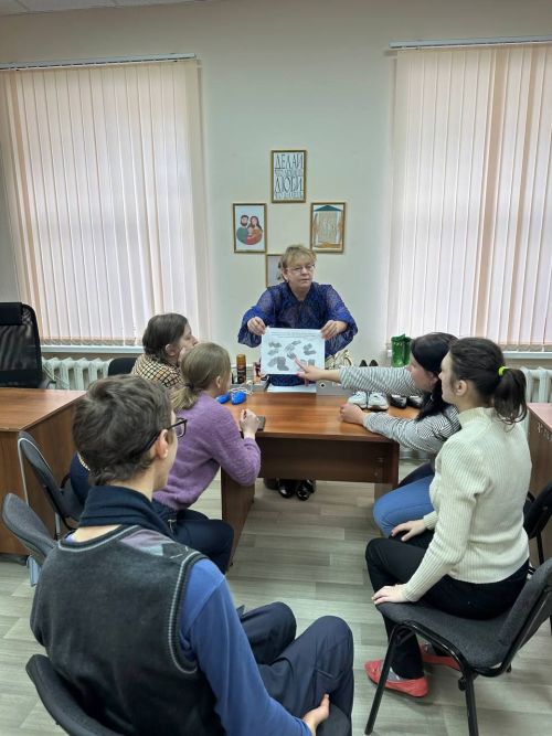«Островок надежды» научил молодежь ухаживать за обувью