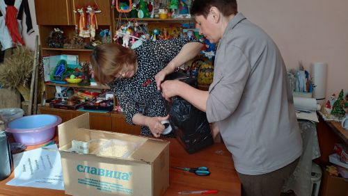 Жители села Кильдеево собрали гуманитарную помощь для солдат СВО