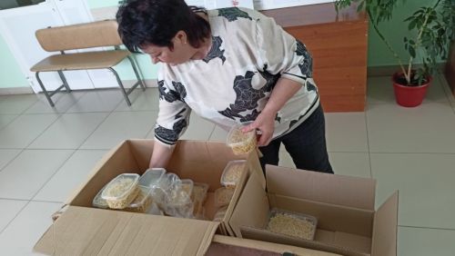 Жители села Кильдеево собрали гуманитарную помощь для солдат СВО