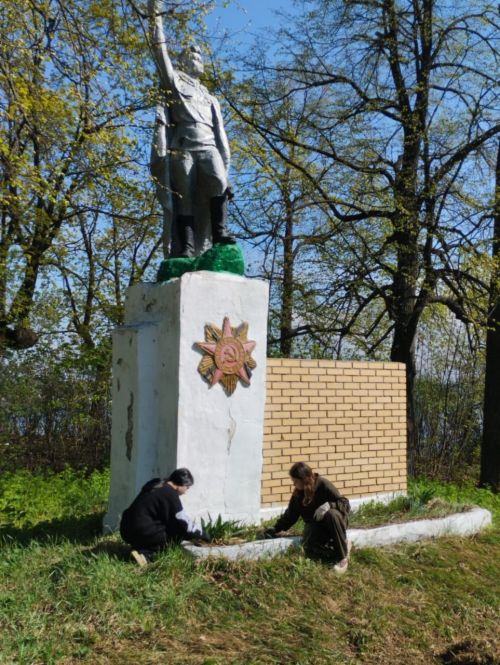 Субботник в Печищах: память в чистоте и порядке