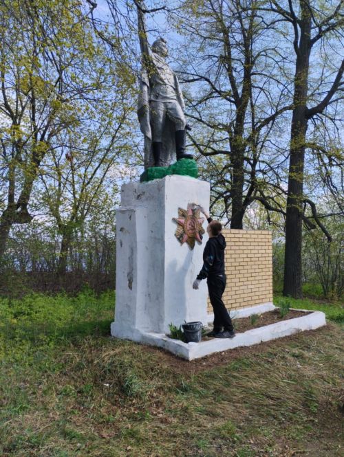 Субботник в Печищах: память в чистоте и порядке