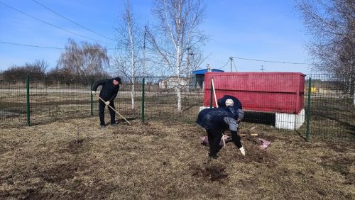 Экологический субботник в Кильдеевском сельском Доме культуры