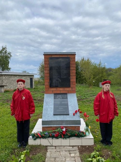 Октябрьский мәктәбе балалары тантаналы митингта катнашты
