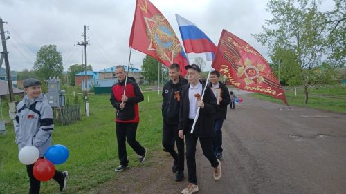 Октябрьский мәктәбе балалары тантаналы митингта катнашты