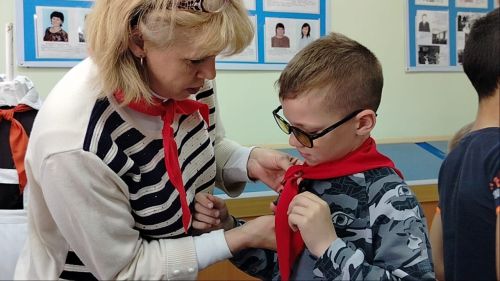 В Макулове отметили День пионерии