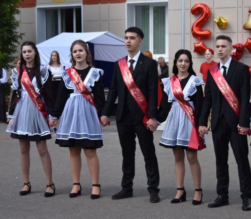 «Последний звонок» прозвучал для выпускников Верхнеуслонского района
