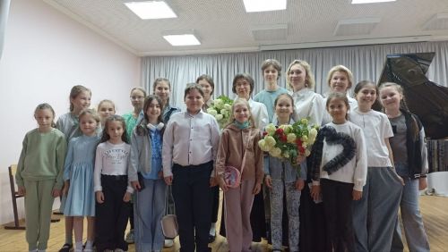 Ангелина Стрельникова и Татьяна Егорихина в четыре руки сыграли «Щелкунчика»