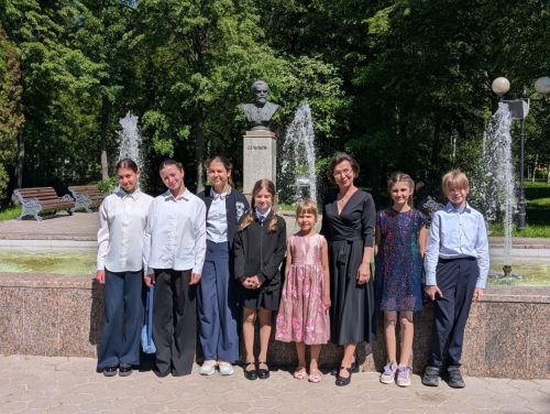 Команда пианистов Детской школы искусств - лауреаты Международного конкурса