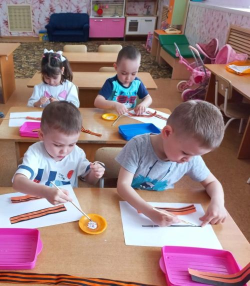 “Салават күпере” балалары Георгий тасмасы ясадылар