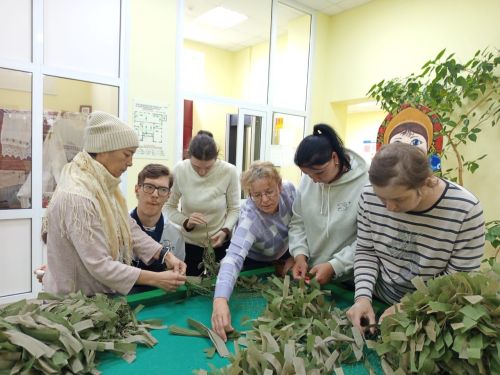 В Верхнеуслонском районе ребята с ОВЗ создают маскировочные сети