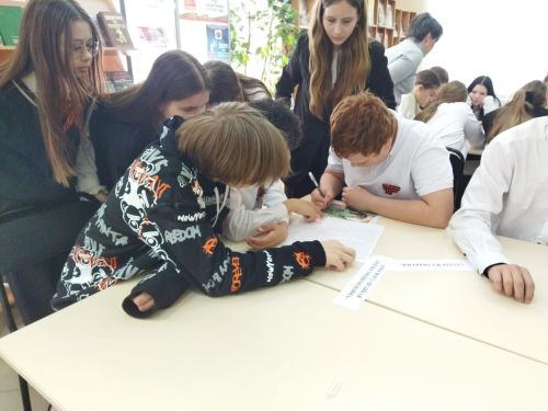 Верхнеуслонские гимназисты сыграли в игру «Пройдем дорогами войны…»