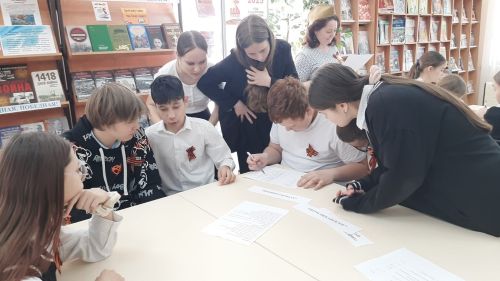 Верхнеуслонские гимназисты сыграли в игру «Пройдем дорогами войны…»