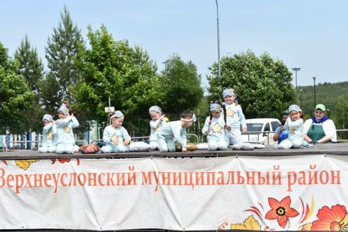 День защиты детей в Верхнем Услоне: яркий праздник для всей семьи
