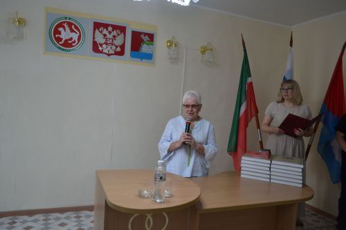Смотрите, завидуйте: 12 юных граждан Верхнего Услона получили паспорта
