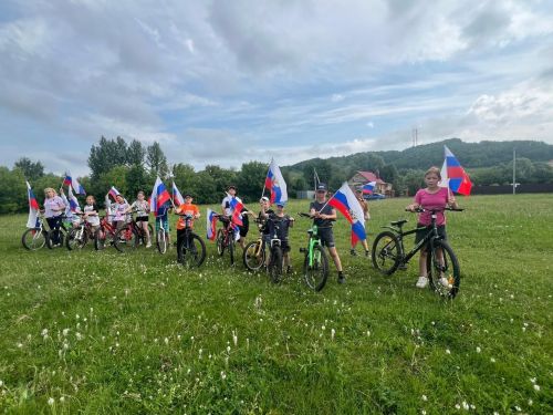 В Макулове прошел велопробег к Дню России