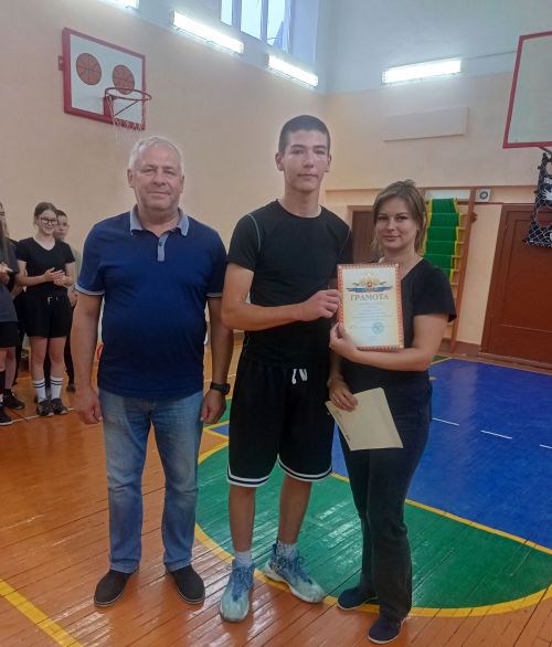 В Верхнеуслонском районе в честь Дня молодежи прошел турнир по волейболу