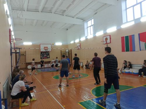 В Верхнеуслонском районе в честь Дня молодежи прошел турнир по волейболу