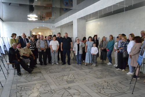 В Верхнем Услоне открылась патриотическая выставка «Отец Героя»