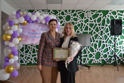 В Верхнем Услоне прошло чествование социальных работников