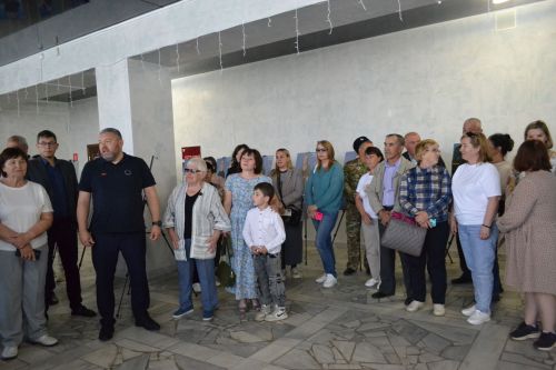 В Верхнем Услоне открылась патриотическая выставка «Отец Героя»