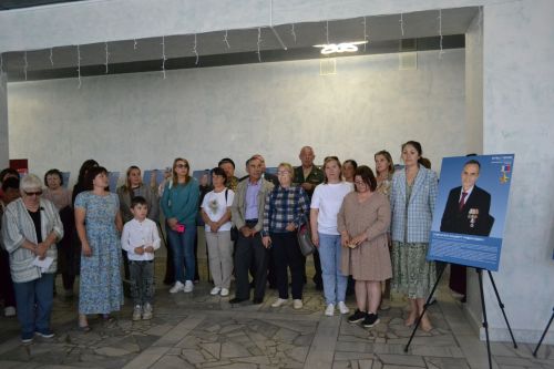 В Верхнем Услоне открылась патриотическая выставка «Отец Героя»