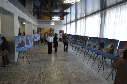 В Верхнем Услоне открылась патриотическая выставка «Отец Героя»