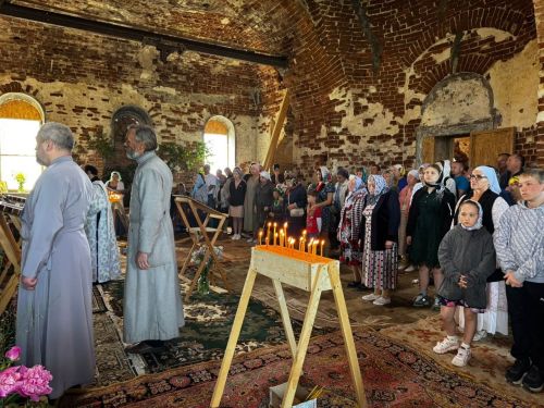 В селе Кильдеево после 90 лет забвения возобновились службы в старинном храме